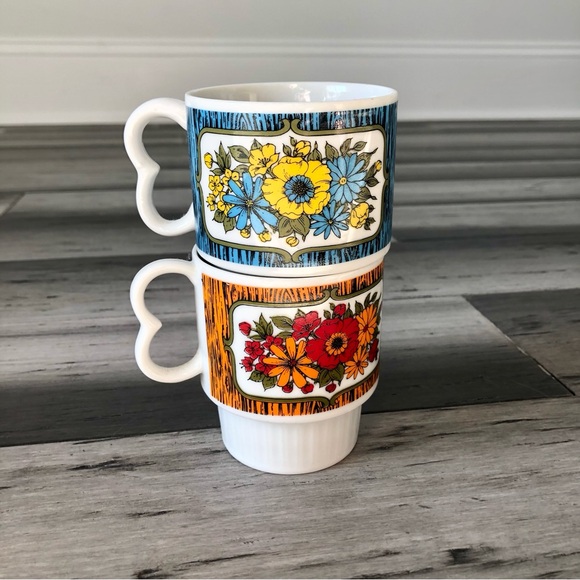 Vintage 1970s Made in Japan Ceramic MCM Floral Stackable Mugs - Picture 2 of 15